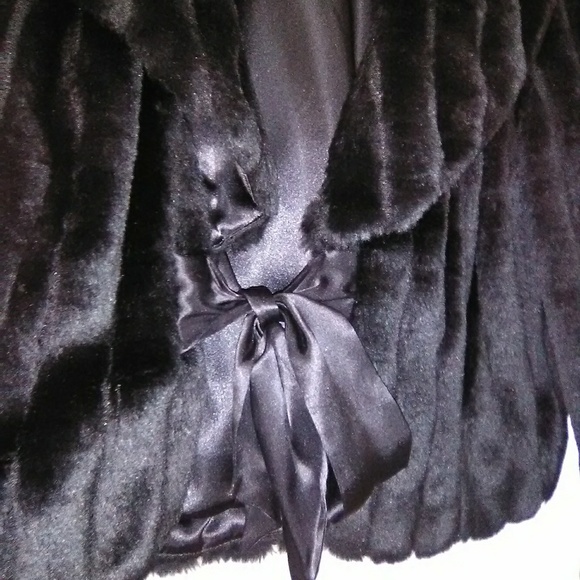 Beautiful mink like top - Picture 5 of 5